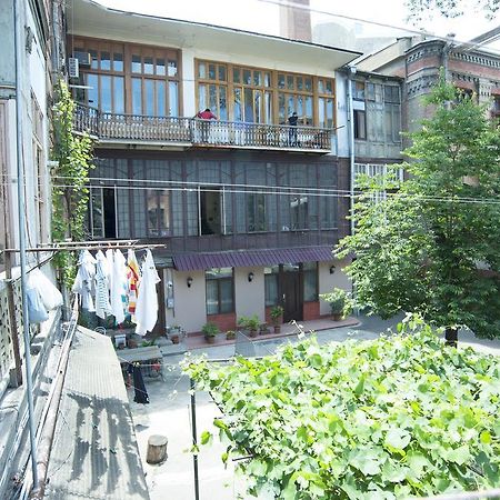 Apartment In Purtseladze Street Tbilisi Exterior photo